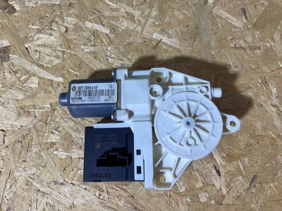 Мотор стеклоподъемника Renault Megan III 2012 хэтчбек