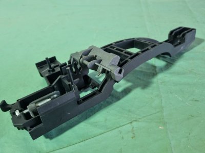 Кронштейн ручки двери наружной Ford Kuga 2009