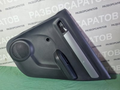 Обшивка двери Suzuki Swift 2010