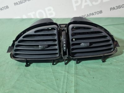 Дефлектор воздушный центральный Citroen C5 2002 хэтчбек