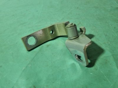 Петля двери нижняя Ford Galaxy 2006