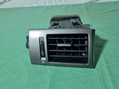 Дефлектор воздушный торпедо Nissan Tiida C11 2013