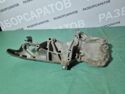 Кронштейн генератора Renault Logan 2007