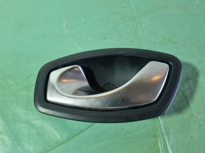 Ручка двери внутренняя Renault Fluence 2010