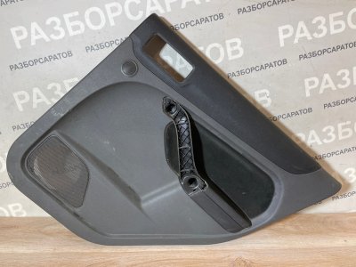 Обшивка двери Ford Focus 2007 хэтчбек