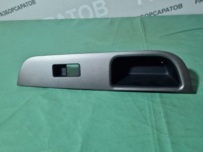 Накладка кнопок стеклоподъемника Nissan Tiida C11 2013