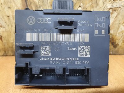 Блок управления двери Volkswagen Touareg 2011 7P
