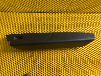 Подлокотник задней двери Volkswagen Touareg 2011 7P