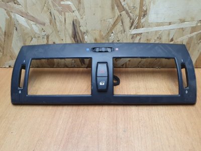 Кнопка аварийной сигнализации BMW X3 2004 E83