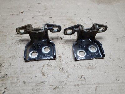 Петля двери Renault Duster 2010 2008 - 2012