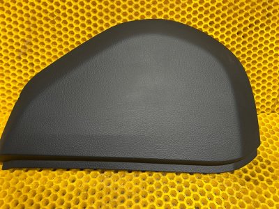 Накладка боковая Volkswagen Touareg 2011 7P