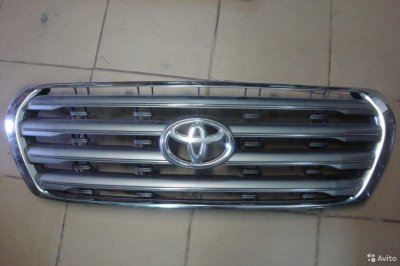 Решетка радиатора Toyota Land Cruiser 200