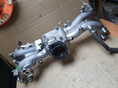 Впускной коллектор Subaru Forester