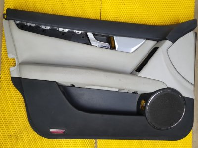 Обшивка двери (карта) Mercedes-Benz C-Class 2010 W204