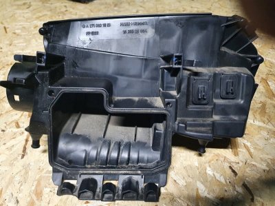 Корпус воздушного фильтра Mercedes-Benz C-Class 2010 W204