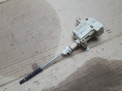 Замок лючка бензобака Volkswagen PASSAT 2003 B5