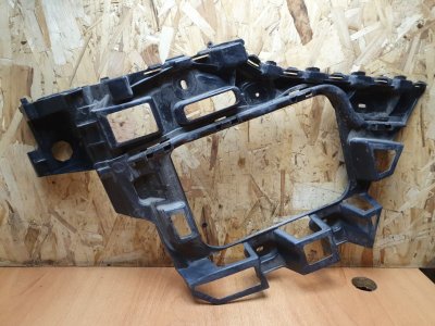 Кронштейн бампера Volkswagen Touareg 2011 7P