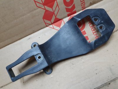 Кронштейн ручки Mazda CX-7 2009 ER