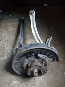 Кулак задний правый (в сборе) Volkswagen Touareg 2011 7P