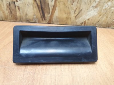 Кнопка открывания багажника Volkswagen Touareg 2011 7P