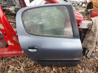 Дверь Peugeot 206