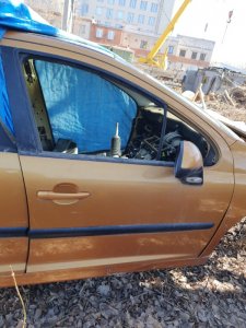 Дверь Peugeot 207 2008 хэтчбэк