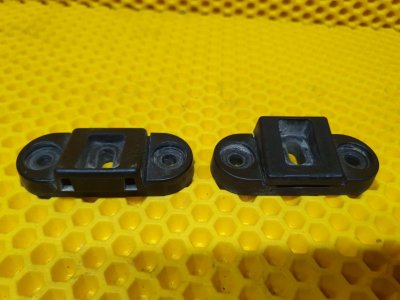 Отбойник крышки багажника Skoda Superb 2012 3T4