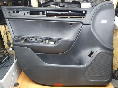 Обшивка двери (карта) Volkswagen Touareg 2011 7P