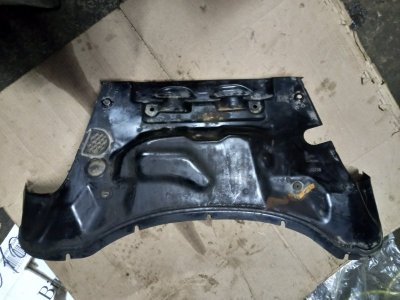 Водосток капота Volkswagen Touareg 2008 7L6