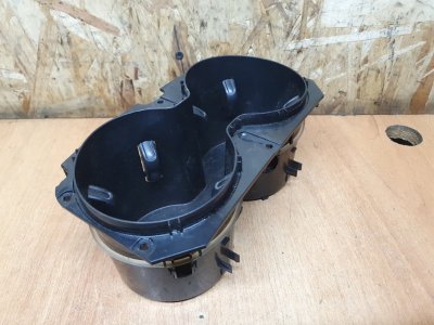 Подстаканник Volkswagen Touareg 2011 7P