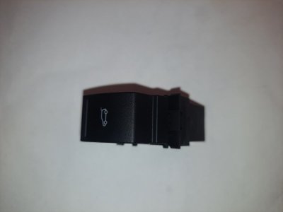 Кнопка открывания крышки багажника Volkswagen Touareg 2011 7P