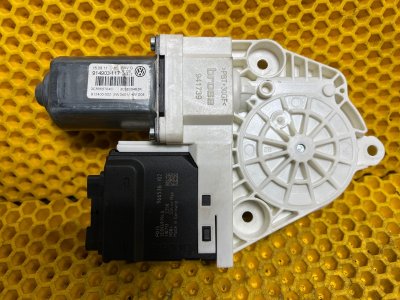 Моторчик стеклоподъемника Volkswagen Passat CC 2010 Седан
