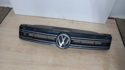 Решетка радиатора Volkswagen Tiguan