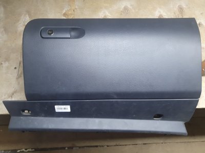 Бардачок Volkswagen Touareg 2011 7P