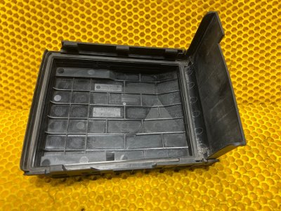 Крышка блока предохранителей Volkswagen Passat CC 2010 Седан