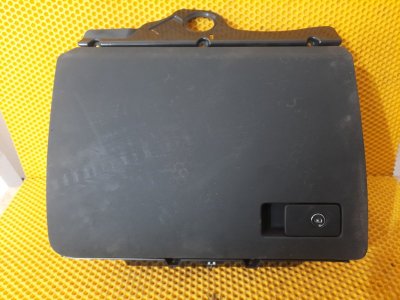 Бардачок Volkswagen PASSAT B7