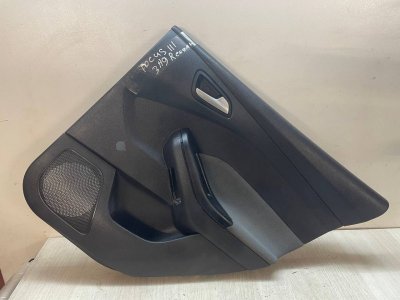 Обшивка двери Ford Focus 3 2013 CB8