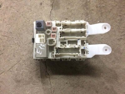 Блок предохранителей TOYOTA AURIS 2008 E15