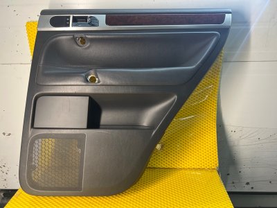 Обшивка двери (карта) Volkswagen Touareg 2003 7L6