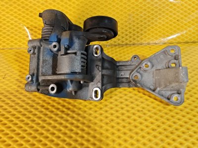 Кронштейн генератора Volvo S40