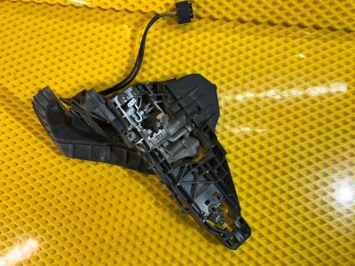 Кронштейн ручки двери Mercedes-Benz GL-Class 2008 X164