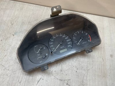 Панель приборов Mazda 626 1999 GF