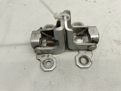 Петля двери Renault Laguna 2008