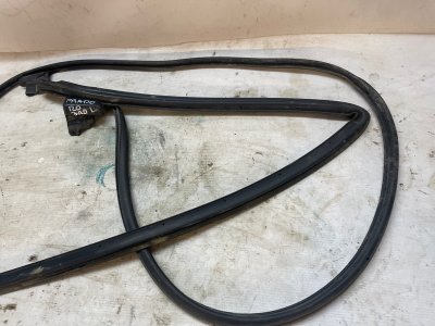 Уплотнитель двери TOYOTA Land Cruiser Prado 2007 GRJ120
