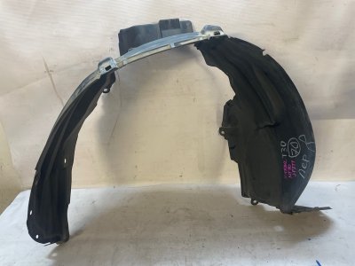 Подкрылок Nissan X-Trail 2000-2007 NT30