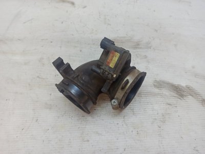 Патрубок воздушного фильтра Mazda 3 2003-2006 BK