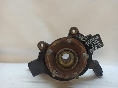 Кулак поворотный Nissan Teana 2008-2011 J32