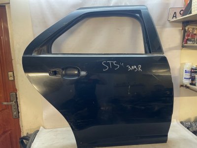 Дверь Cadillac STS 2005-2011