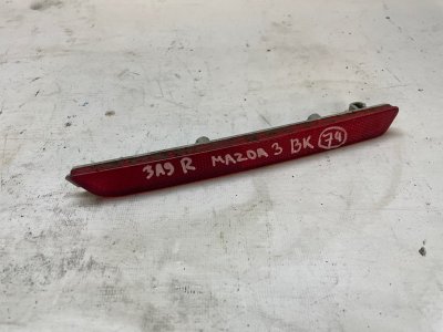 Катафот бампера Mazda 3 2003-2006 BK