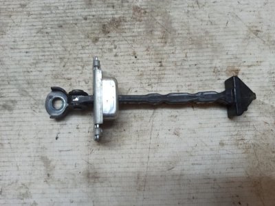 Ограничитель двери Mazda 3 2008-2013 BL